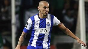 Rutura insanável dita saída de Maicon