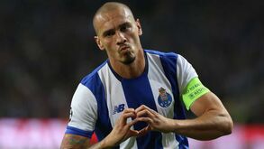 Maicon nega qualquer 