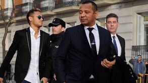 Pai de Neymar preferia ver o filho no Real... para evitar problemas