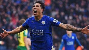 Leicester vence ao cair do pano e confirma que continua líder isolado