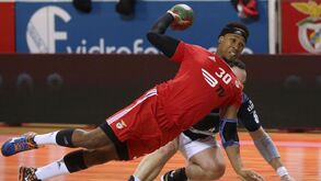 Benfica à espera de adversário nas 