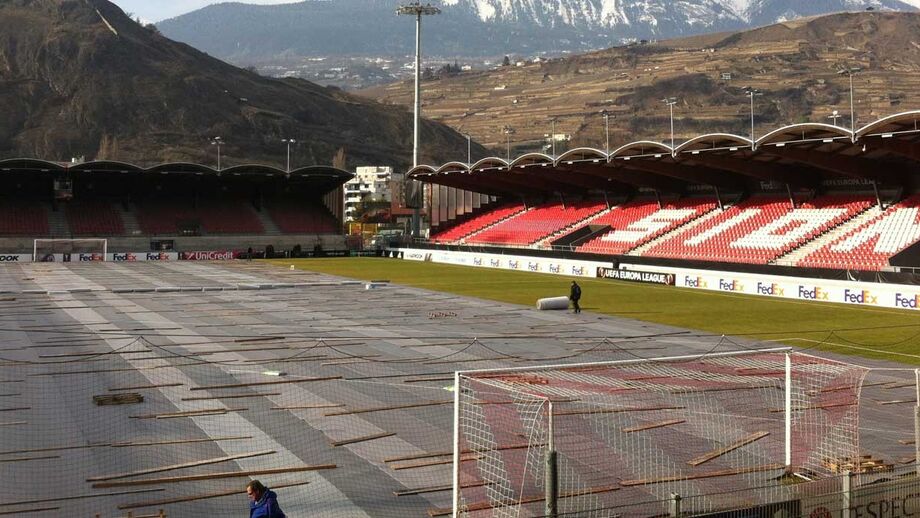 Sp. Braga nem viu o relvado do estádio onde vai jogar amanhã...