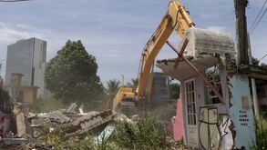 Destruição de favela gera polémica no Rio de Janeiro