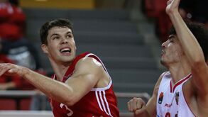 Benfica vence Galitos na Luz 