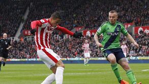 Southampton vence com bis de Pellè