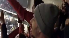Mesmo goleados, adeptos encarnados acabam a cantar 