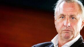 Cruyff: «Tive dois grandes vícios na vida: fumar e jogar futebol»