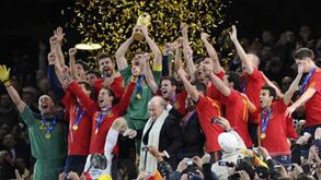 Afinal, quanto pesa a taça de que Casillas tanto fala?