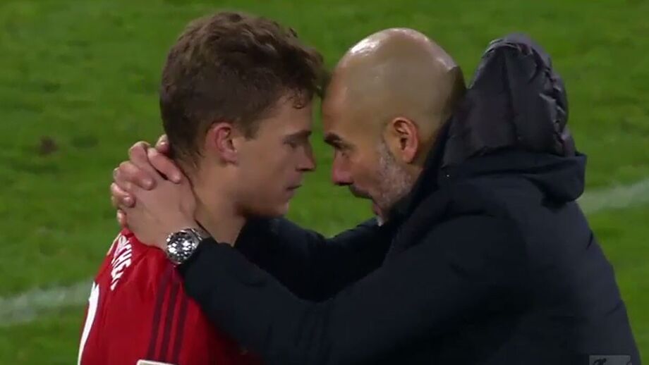 Espanhol deu um intenso discurso ao médio... que jogou a defesa