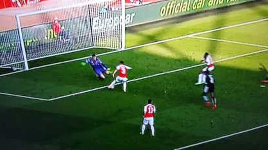 O avançado inglês preferiu dar mais uma voltinha e... pagou caro.