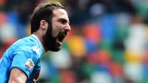 Higuaín marca para igualar Jonas mas depois é expulso por agressão