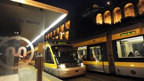 Mulher atropelada mortalmente pelo Metro em Vila Nova de Gaia