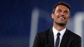 Paolo Maldini premiado pelo Athletic Bilbao 