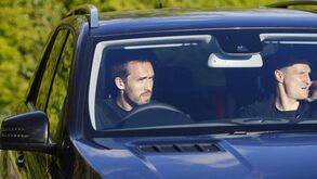 Plantel do Leicester em casa de Vardy para ver jogo do Tottenham