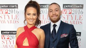 Conor McGregor orgulhoso da namorada