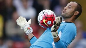 Beto iguala Baía em títulos da UEFA
