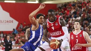 FC Porto dá a volta e vence o Benfica na Luz