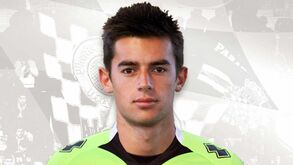 Mickaël Meira assina por três épocas