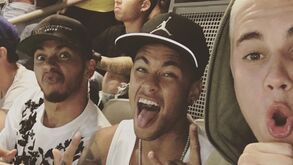 Neymar leva Hamilton e Justin Bieber ao estádio