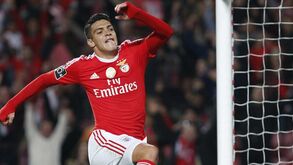 Águias não desistem de Jiménez