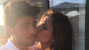 Sergi Roberto descansa... com companhia de luxo