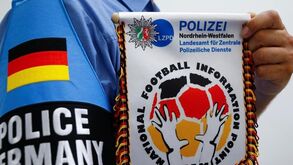 Polícia alemã deteve 21 hooligans que viajavam para França