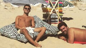 Bernardo Silva aproveita o sol da Caparica