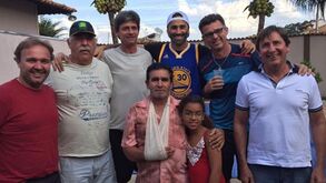 Jonas reúne antigos treinadores para churrasco