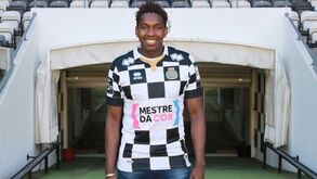 Mohamed Daf assina por três temporadas