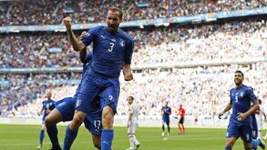 Itália-Espanha, 2-0: Squadra Azzurra na rota do título