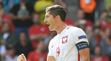 Lewandowski marca logo aos dois minutos. Polónia na frente