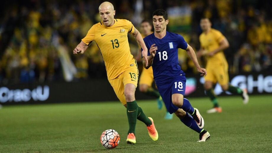 Aaron Mooy assina por três anos com o Manchester City
