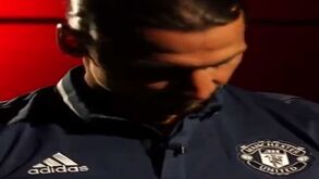 Deram uma camisola apertada a Ibrahimovic e o resultado foi este