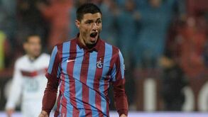 Pedro Aldave: «Cardozo está identificado com o Benfica, tem a sua história lá»