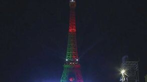 Torre Eiffel fechada ao público após distúrbios