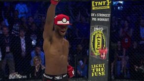 Lutador de MMA transformou-se em treinador... de pokémons