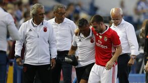 Talisca e Zivkovic falham treino