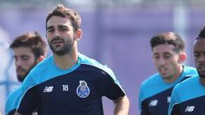 Adrián López já está em Kamen