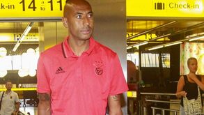 Pancada no pé direito afastou Luisão do jogo