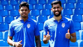 Vaná e Flávio estrearam-se com empate frente à Oliverense