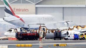 Aeroporto do Dubai encerrado após acidente com avião da Emirates