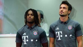 Renato Sanches recebeu batismo perante 15 mil adeptos