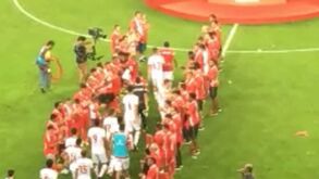 Benfiquistas fizeram guarda de honra aos jogadores do Sp. Braga