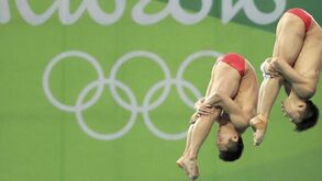 China ganha ouro na prova a 10 metros