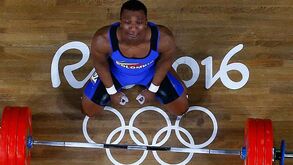 Oscar Figueroa conquista ouro nos 62 kg