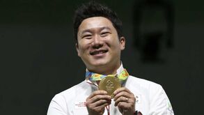 Jin Jong-Oh conquista terceiro título em pistola livre a 50 metros