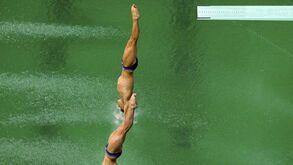 Britânicos conquistam ouro e evitam pleno chinês