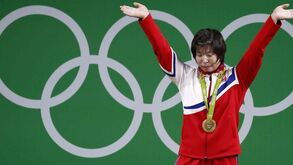 Rim Jong-sim conquista título olímpico em -75 kg