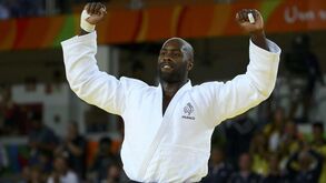 Teddy Riner revalida título nos +100 kg
