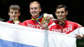 Rússia conquista ouro no florete masculino por equipas